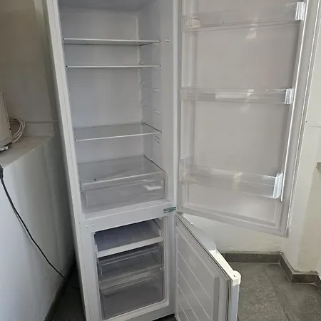 Voll Ausgestattete Monteur- Direkt An Der Raffinerie *